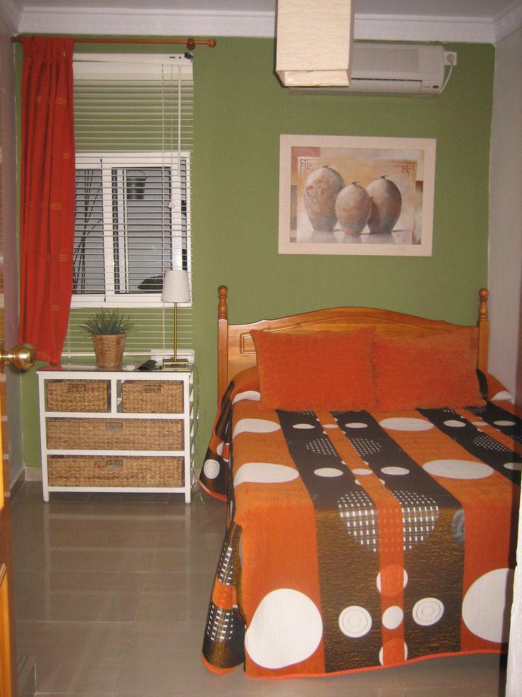 Hostal Tarantelo Conil Коніль-де-ла-Фронтера Екстер'єр фото