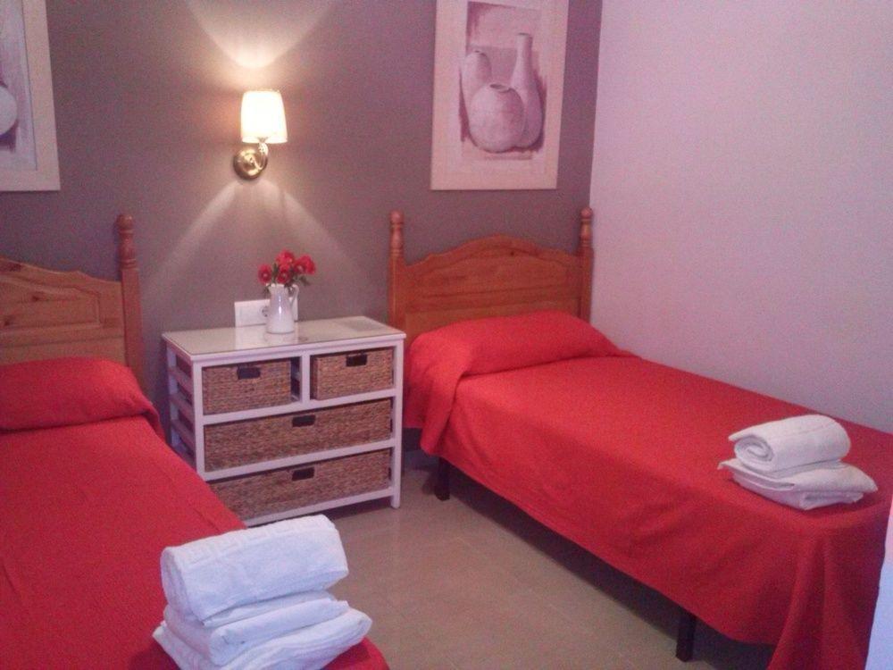 Hostal Tarantelo Conil Коніль-де-ла-Фронтера Екстер'єр фото